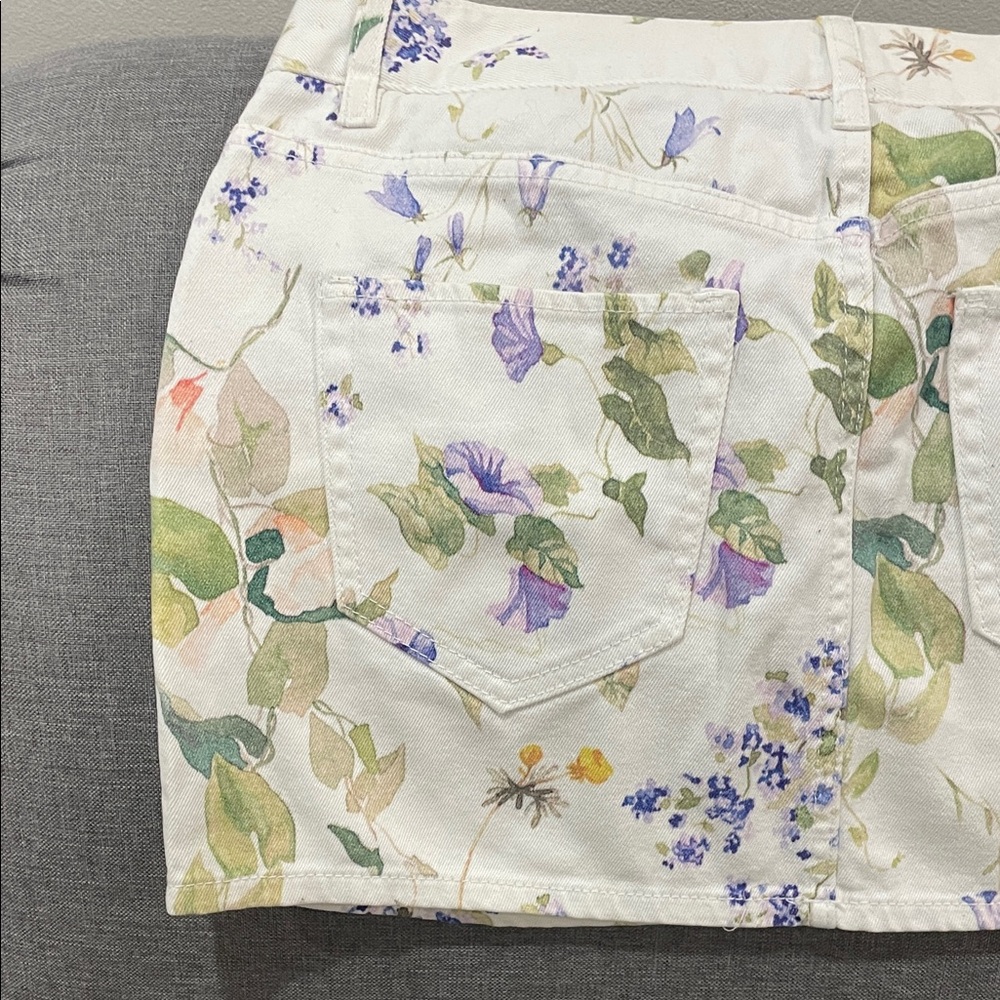 Floral denim mini Skirt - Picture 4 of 5